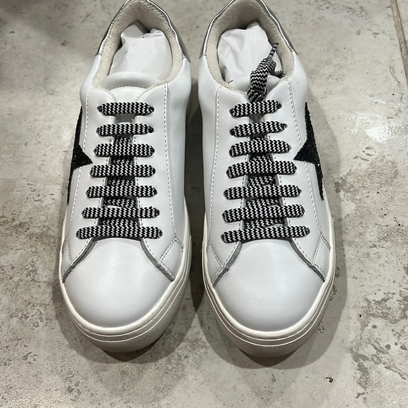 Steve Madden Women's Starling Sneaker ✓